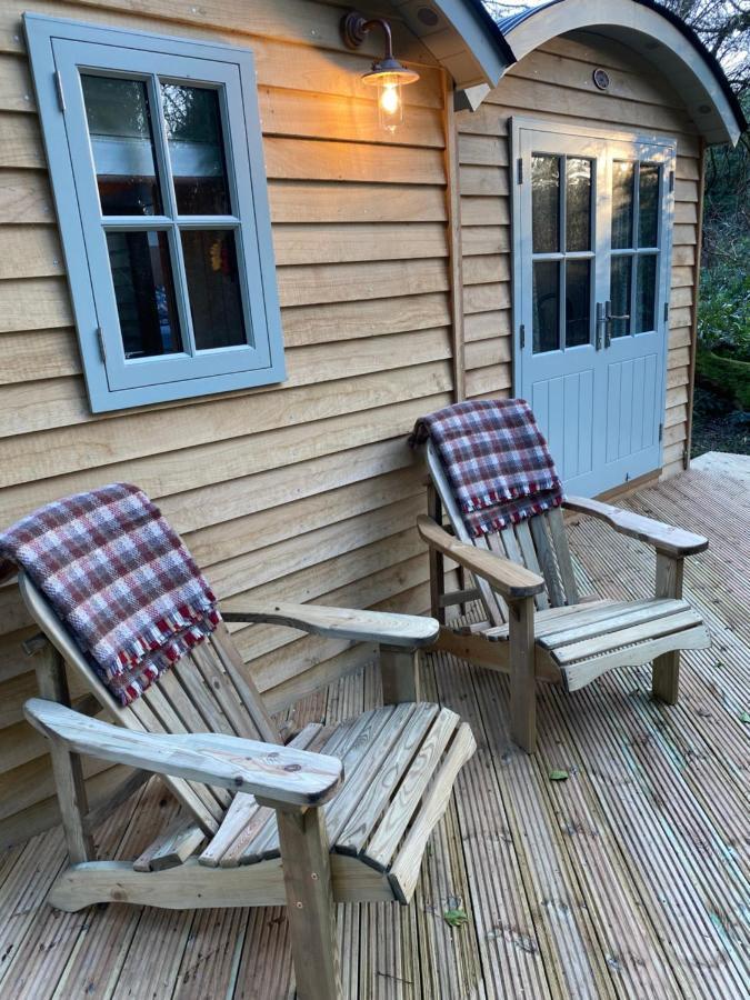Chez Maurice Luxury Shepherds Hut With Bath And Hot Tub Kelling Dış mekan fotoğraf