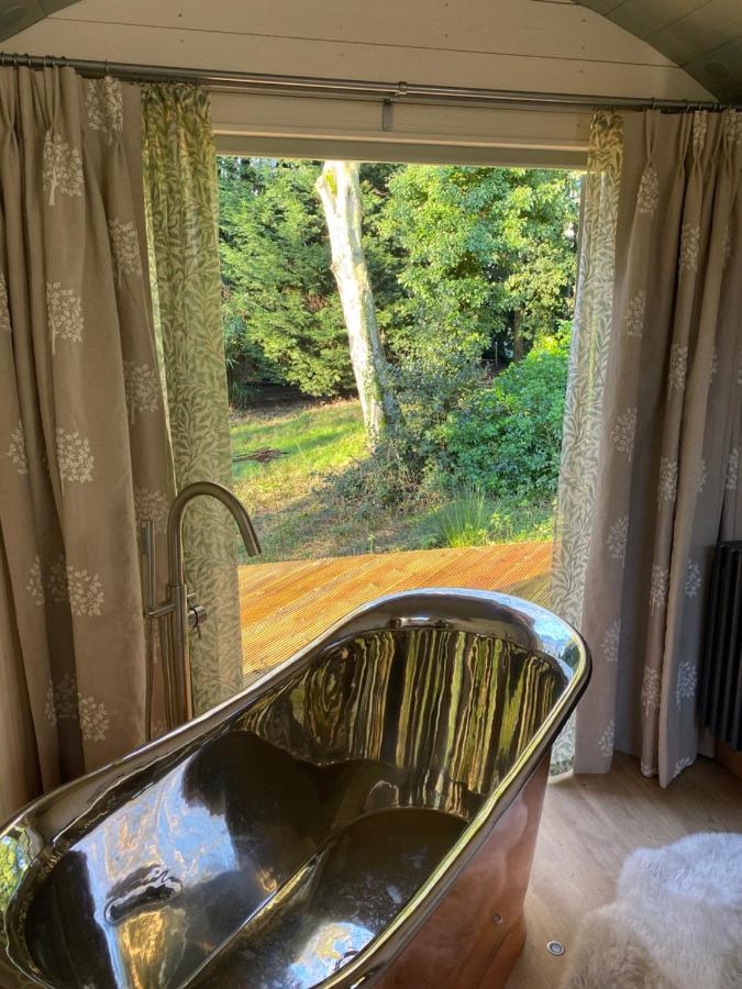 Chez Maurice Luxury Shepherds Hut With Bath And Hot Tub Kelling Dış mekan fotoğraf